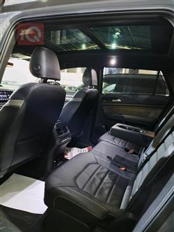 ڤۆڵکسواگن ئەتڵەس کرۆس سپۆرت